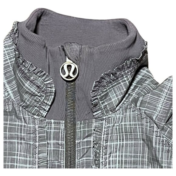 Lululemon Jacket Womens Sz 4 Gray Plaid Ruffle Pockets Logo Ahead Of The Curve - Picture 3 of 11